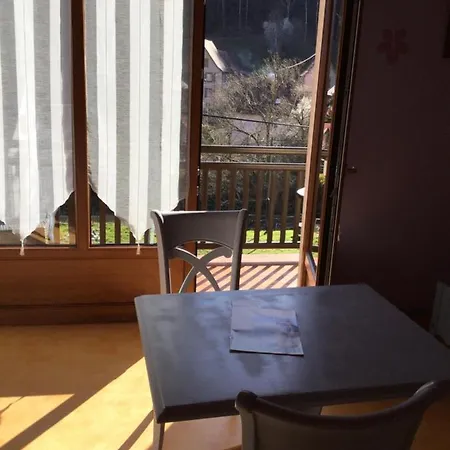 D'hotes Les Cigognes Bed & Breakfast