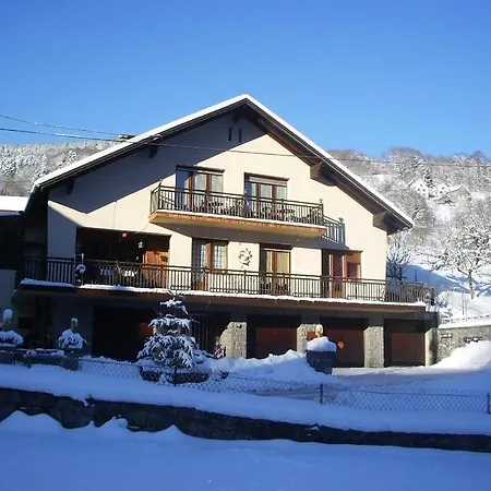 D'hotes Les Cigognes Bed & Breakfast *