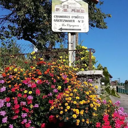 D'hotes Les Cigognes Bed & Breakfast *